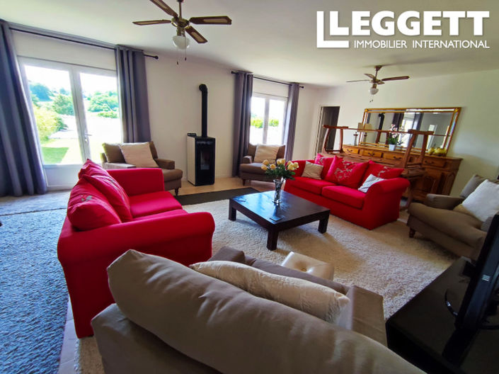 Image No.6-Commercial de 12 chambres à vendre à Dompierre-les-Églises