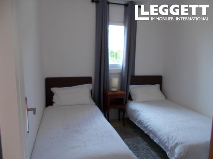 Image No.9-Commercial de 12 chambres à vendre à Dompierre-les-Églises