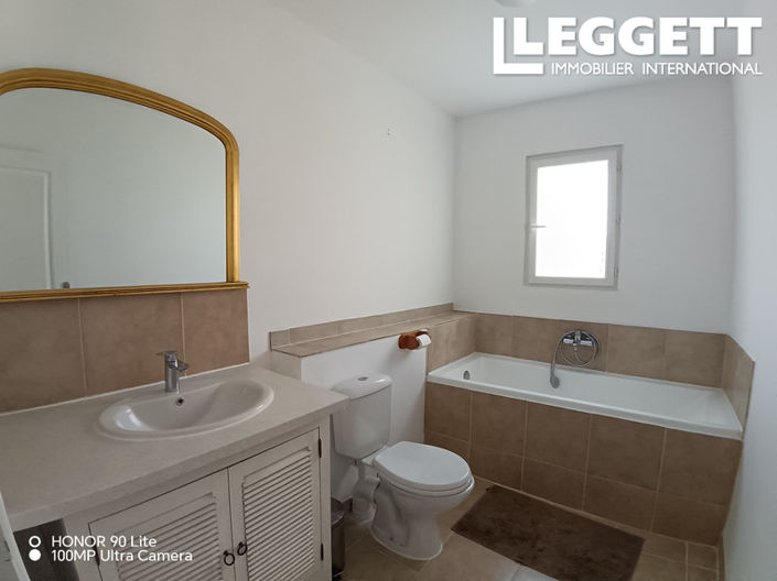 Image No.10-Commercial de 12 chambres à vendre à Dompierre-les-Églises