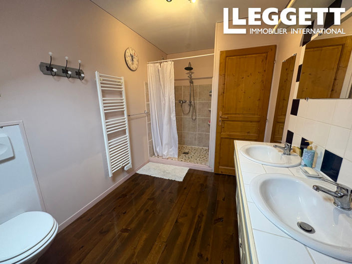 Image No.10-5 Bed House for sale