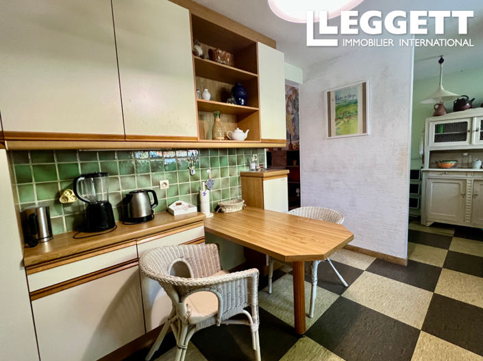 Image No.9-5 Bed House for sale