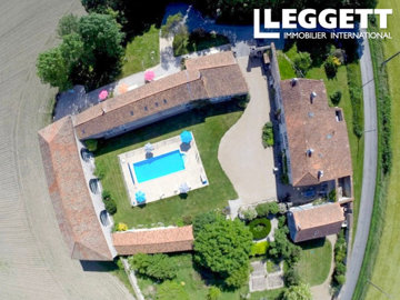 1 - Surgères, Commercial