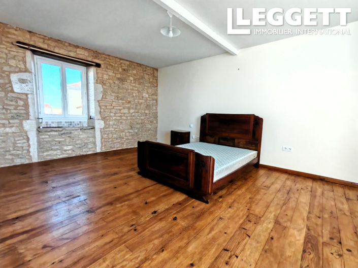 Image No.8-3 Bed House for sale