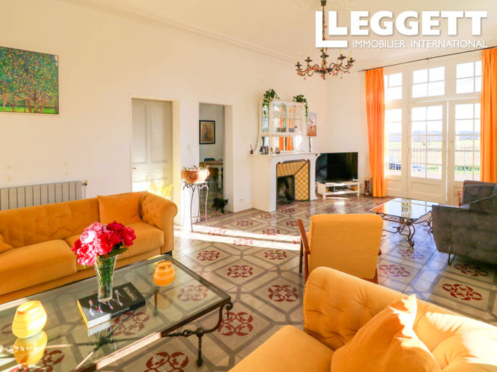 Image No.5-6 Bed House for sale