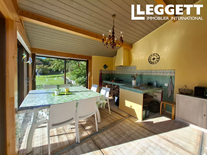 Image No.10-6 Bed House for sale
