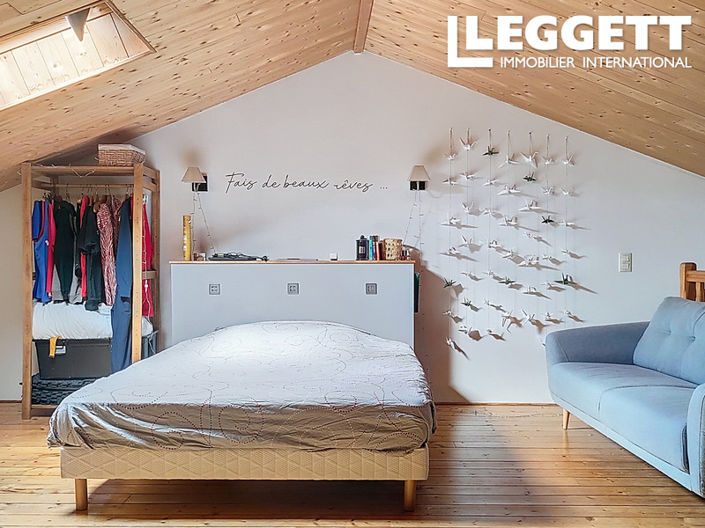 Image No.8-7 Bed House for sale