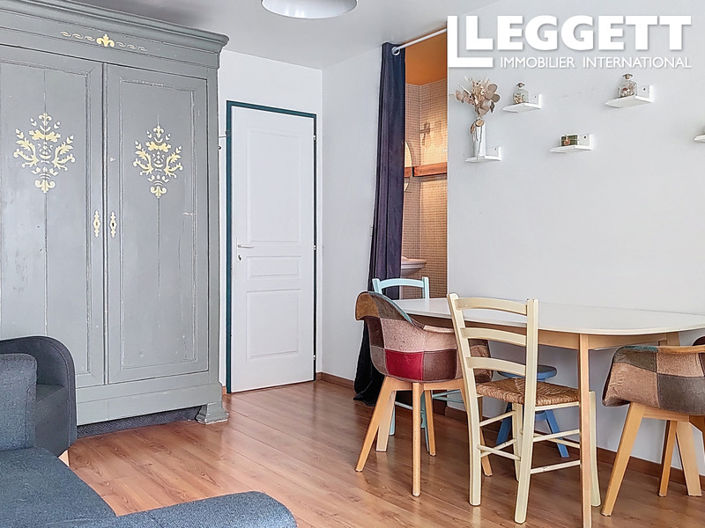 Image No.8-7 Bed House for sale