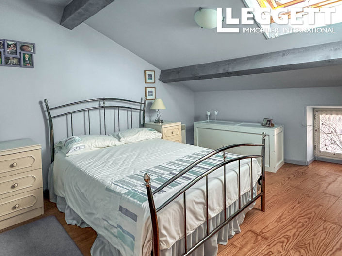 Image No.9-2 Bed House for sale