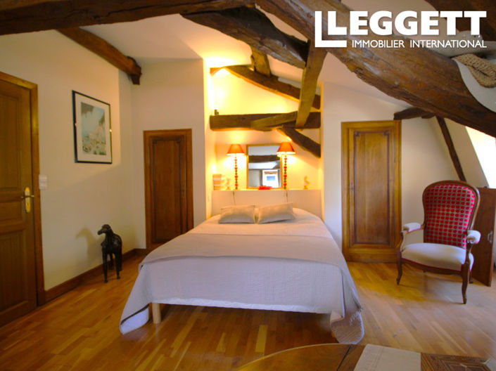 Image No.4-8 Bed House for sale