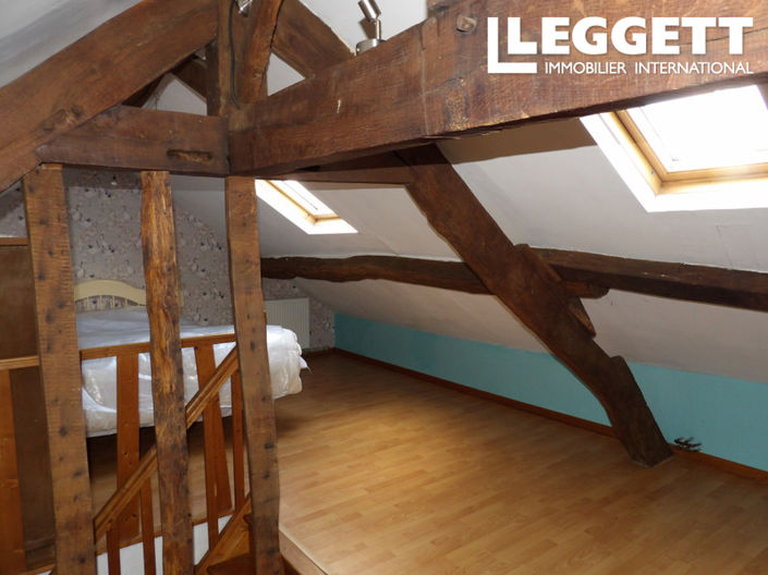 Image No.10-3 Bed House for sale