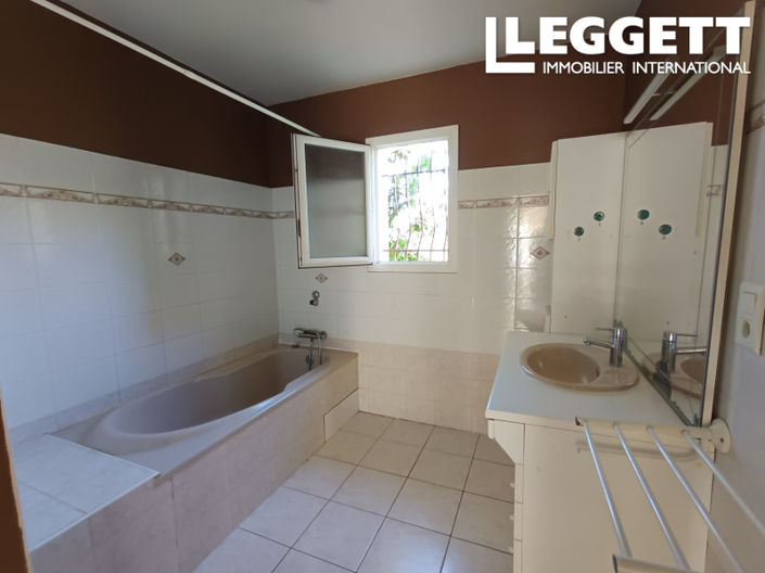 Image No.8-3 Bed House for sale