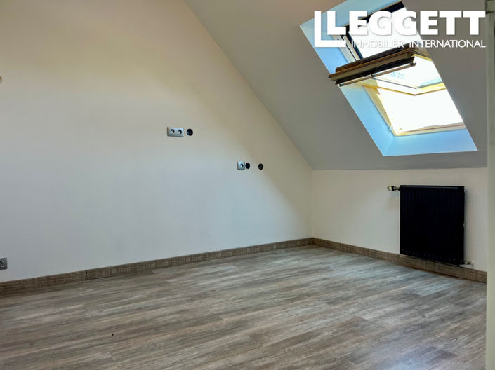 Image No.10-3 Bed House for sale