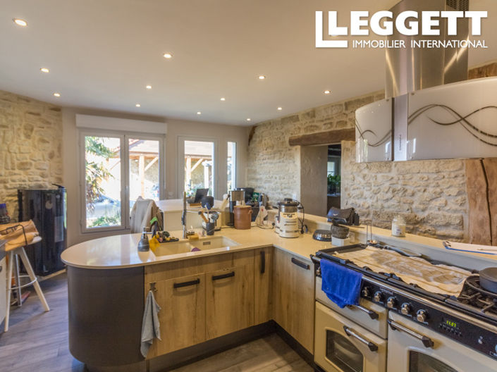 Image No.2-5 Bed House for sale