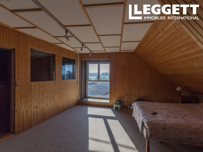 Image No.5-5 Bed House for sale