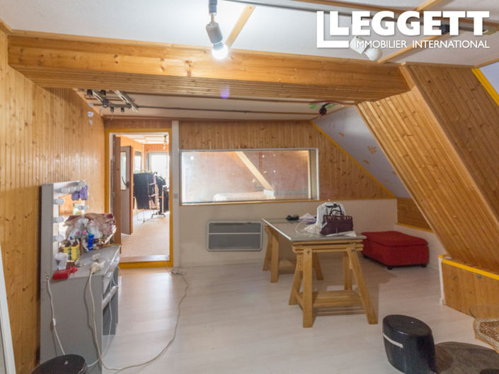 Image No.6-5 Bed House for sale