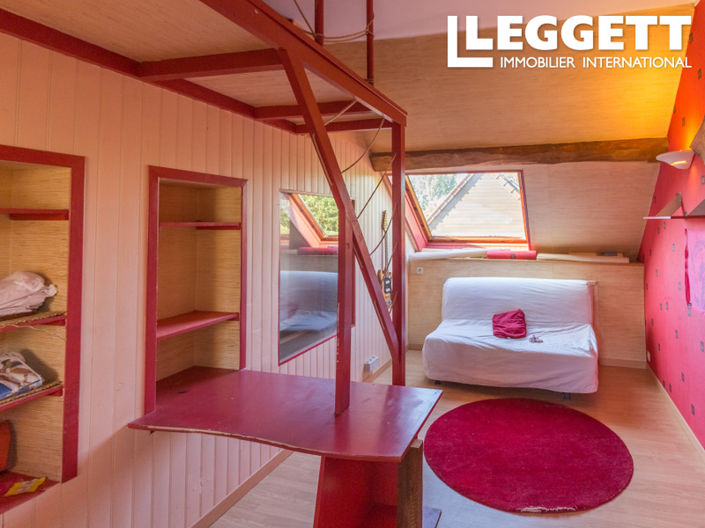 Image No.7-5 Bed House for sale