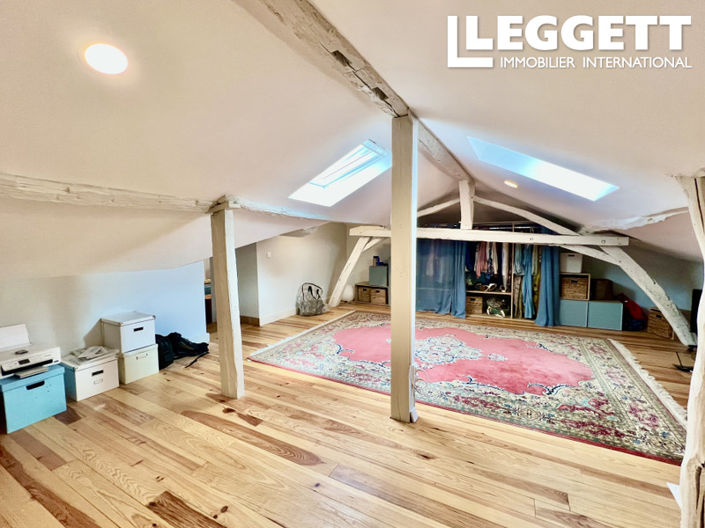 Image No.8-6 Bed House for sale