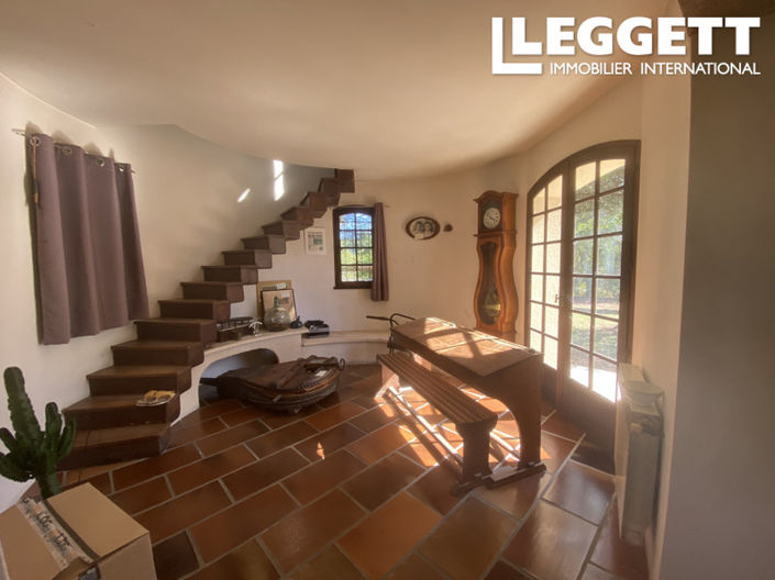 Image No.2-5 Bed House for sale