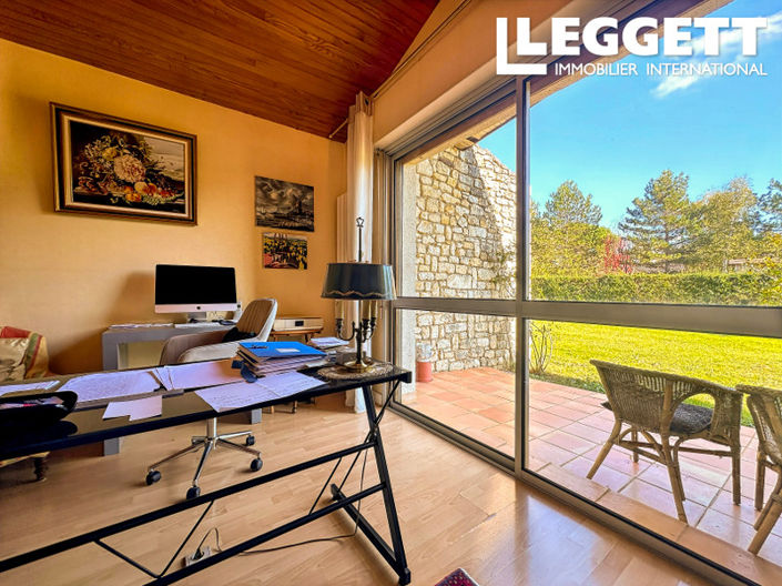 Image No.6-4 Bed House for sale