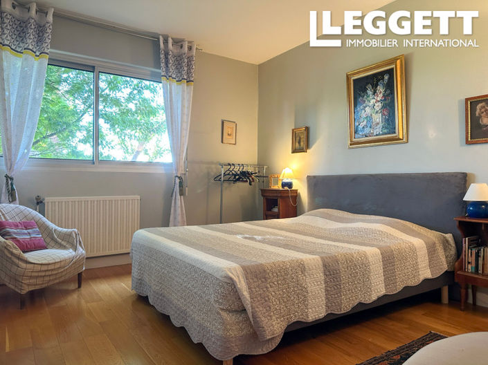 Image No.7-4 Bed House for sale