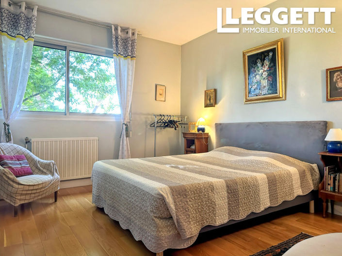 Image No.7-4 Bed House for sale