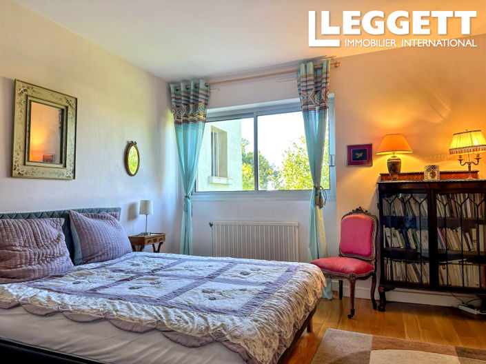 Image No.8-4 Bed House for sale