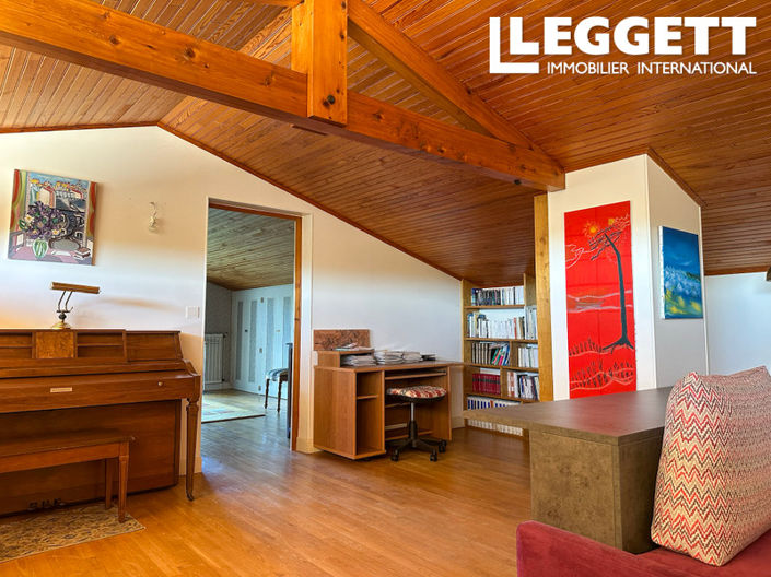 Image No.9-4 Bed House for sale