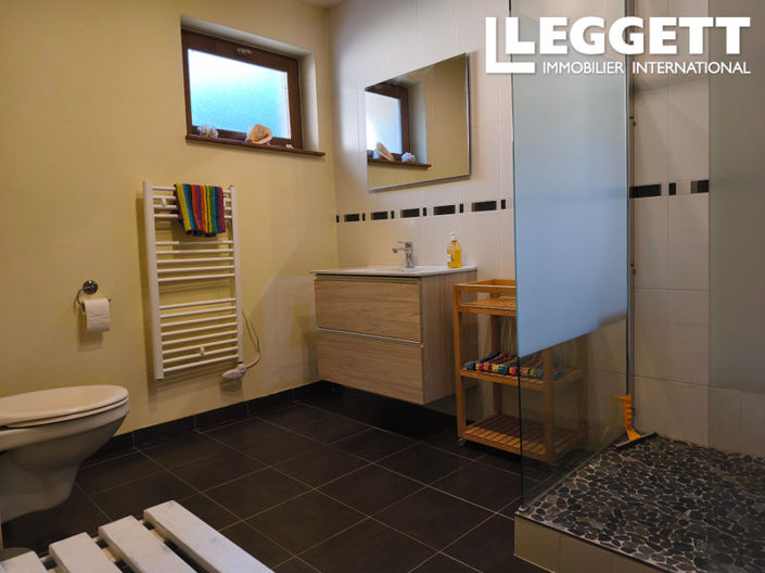 Image No.10-4 Bed House for sale