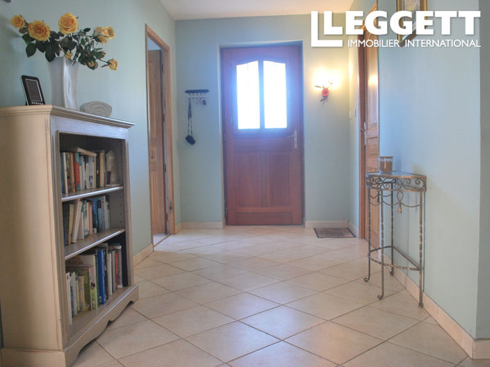 Image No.8-4 Bed House for sale