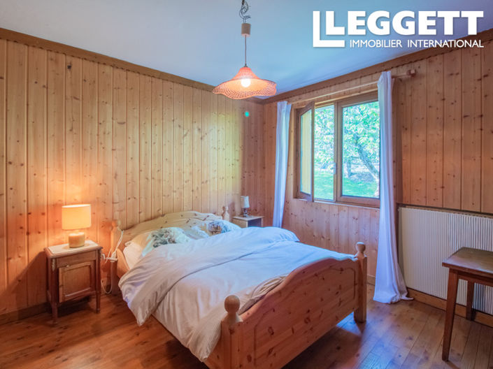 Image No.3-5 Bed House for sale