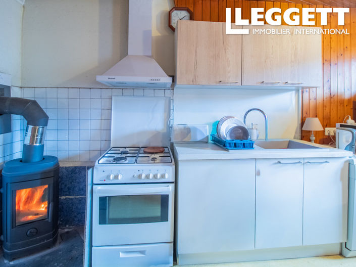 Image No.8-5 Bed House for sale