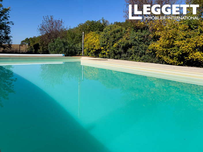 Image No.8-5 Bed House for sale