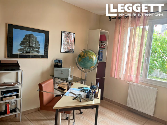 Image No.10-3 Bed House for sale