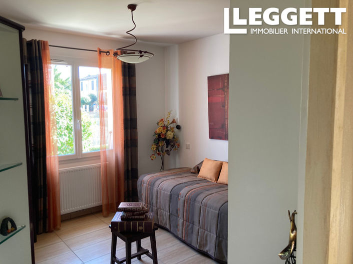 Image No.8-4 Bed House for sale