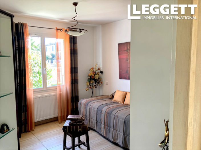 Image No.8-4 Bed House for sale