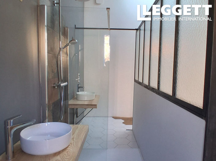 Image No.8-3 Bed House for sale