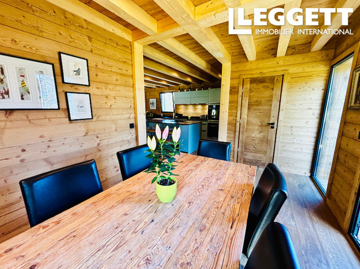 Image No.6-5 Bed House for sale