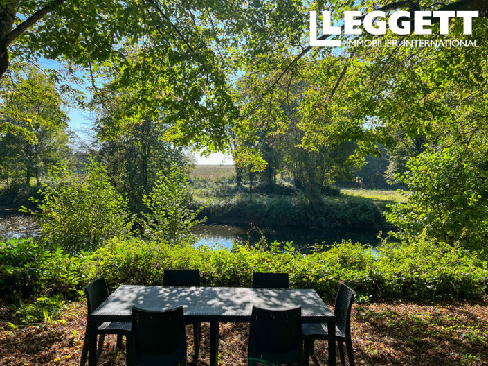 Image No.2-Maison de 5 chambres à vendre à Charroux