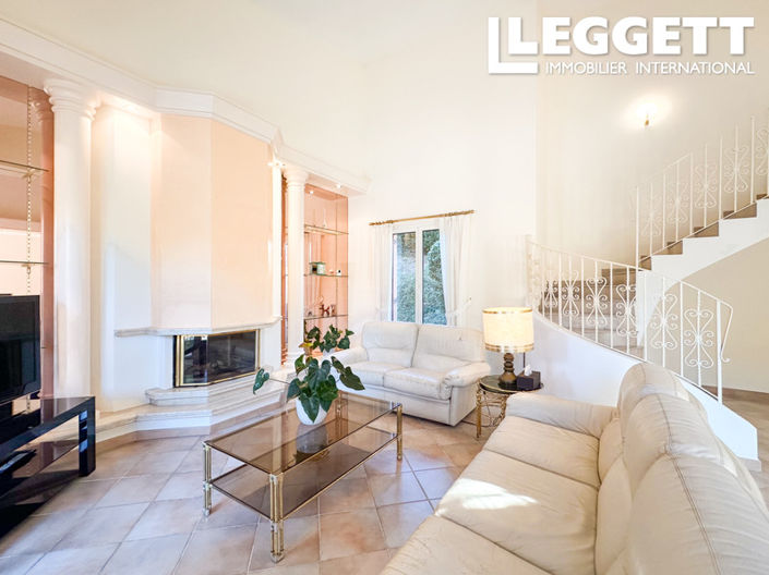 Image No.6-4 Bed House for sale