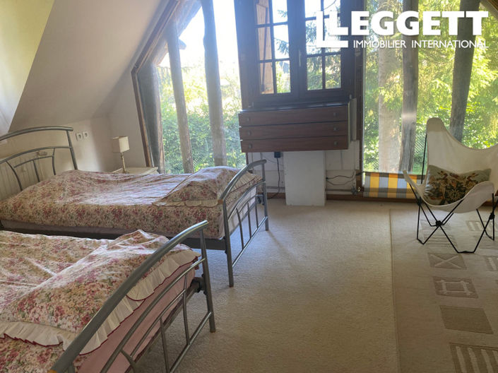 Image No.8-4 Bed House for sale