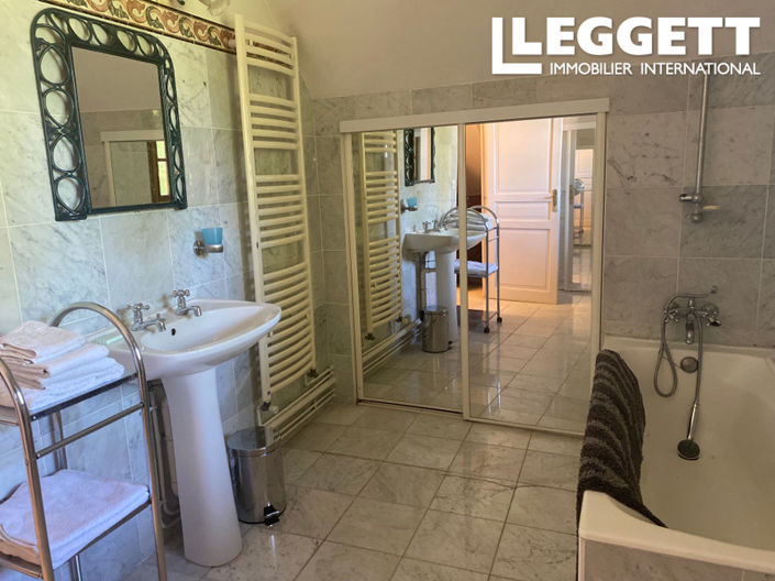 Image No.8-4 Bed House for sale