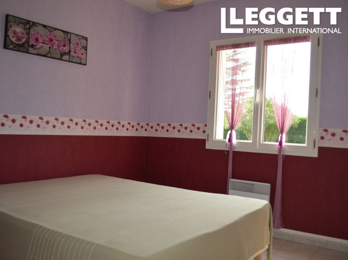 Image No.10-3 Bed House for sale