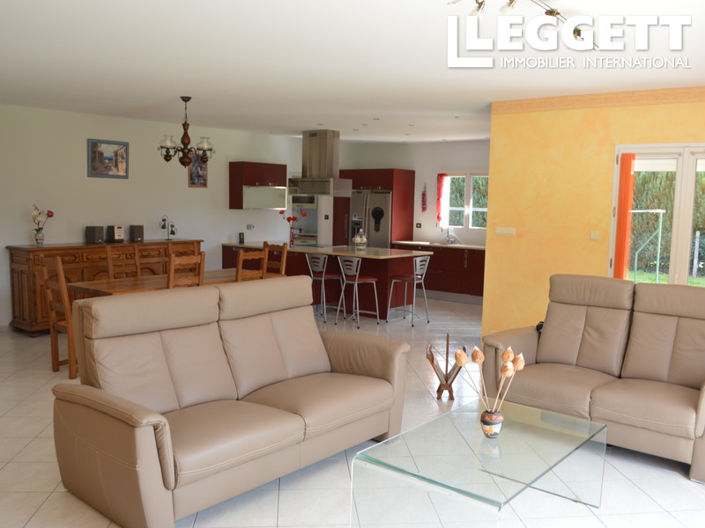 Image No.7-3 Bed House for sale