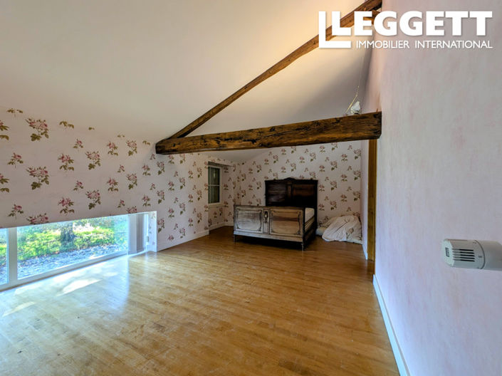 Image No.8-5 Bed House for sale