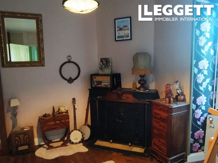 Image No.7-7 Bed House for sale