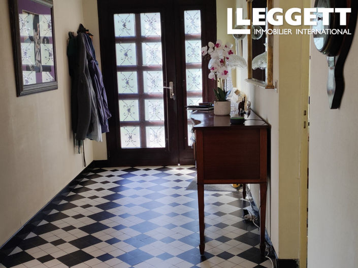 Image No.7-5 Bed House for sale