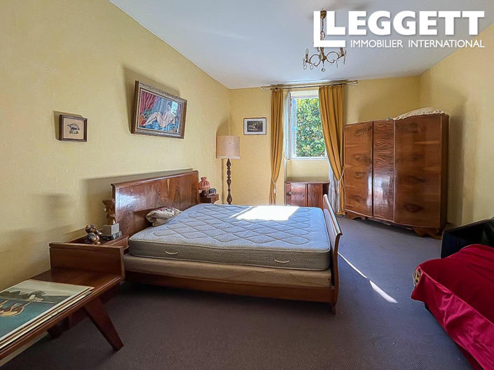 Image No.8-5 Bed House for sale