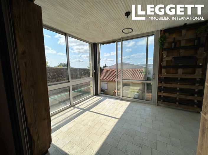 Image No.6-5 Bed House for sale