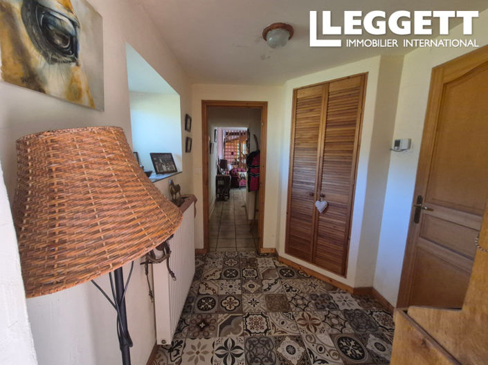 Image No.3-6 Bed House for sale