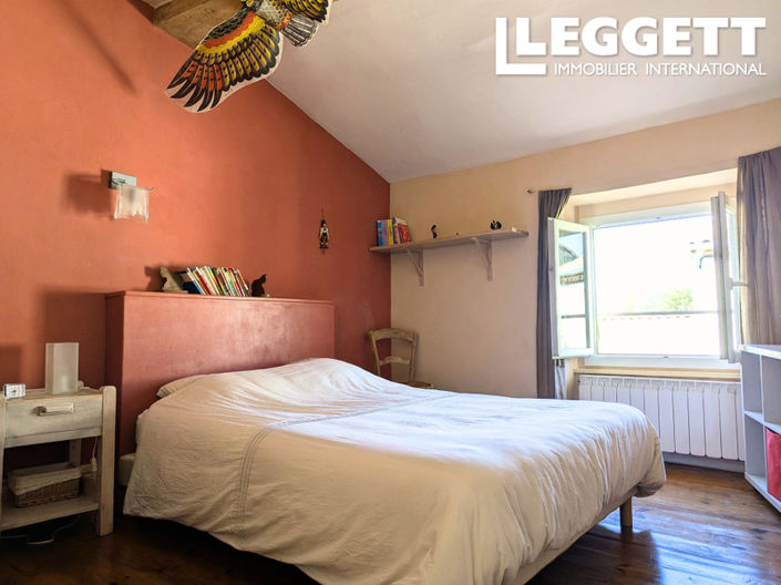 Image No.6-7 Bed House for sale